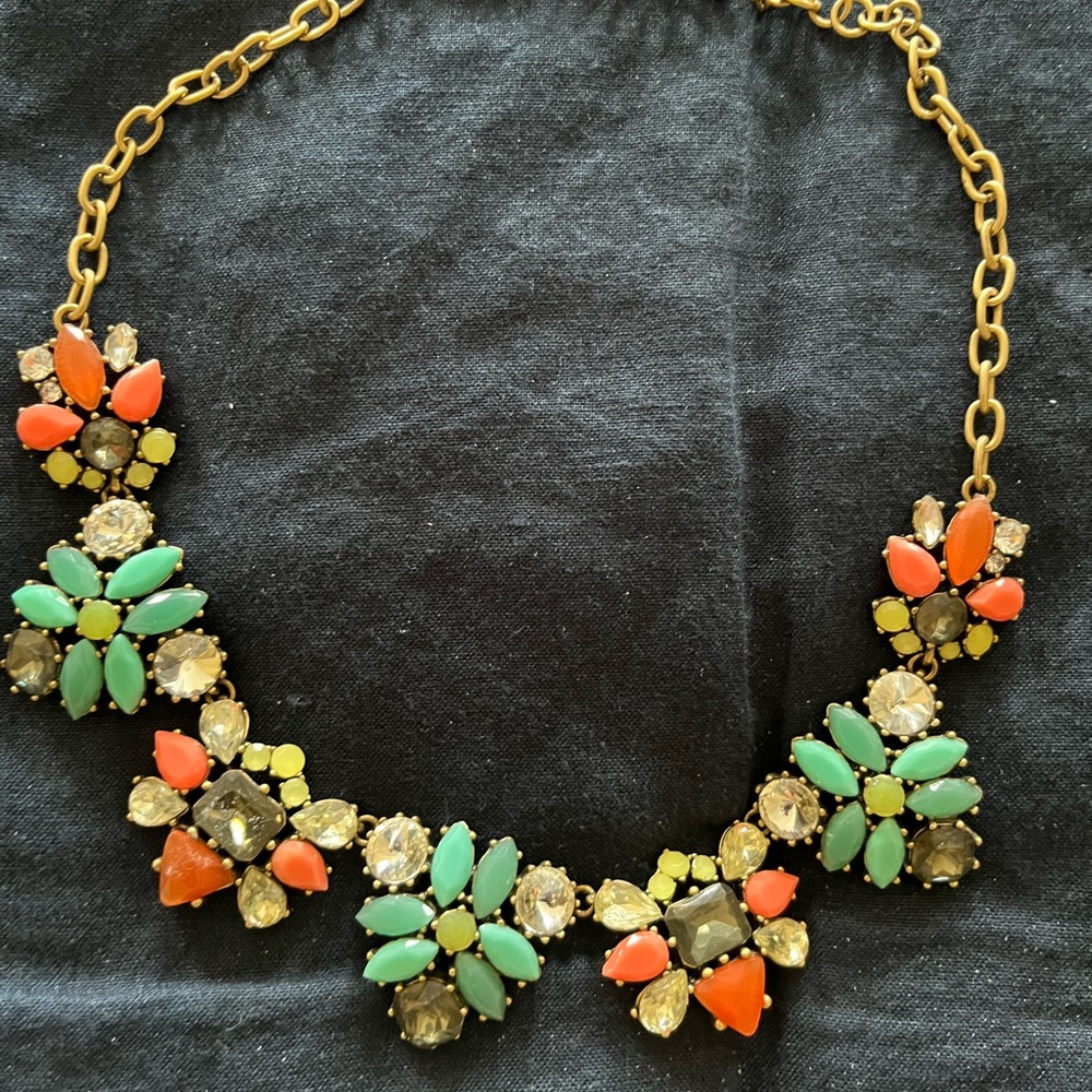 Stella and Dot rhinestone necklace